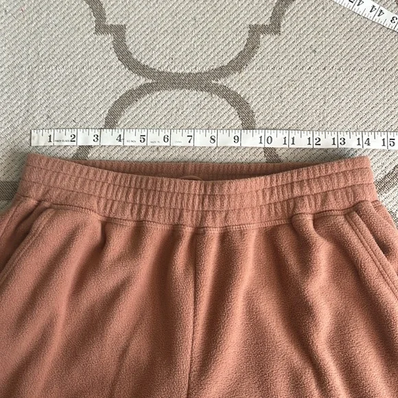 Beyond Yoga polar fleece jogger sweatpants - Picture 3 of 12